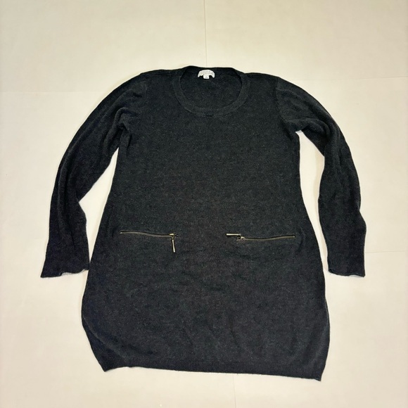 36. Joseph A gray top size medium - Picture 2 of 6